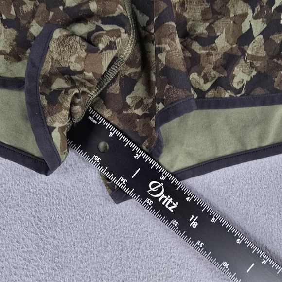 Lululemon Shorts Womens Size 8 Green Camo Hotty Hot Running Lined Zip Pocket - Picture 7 of 8